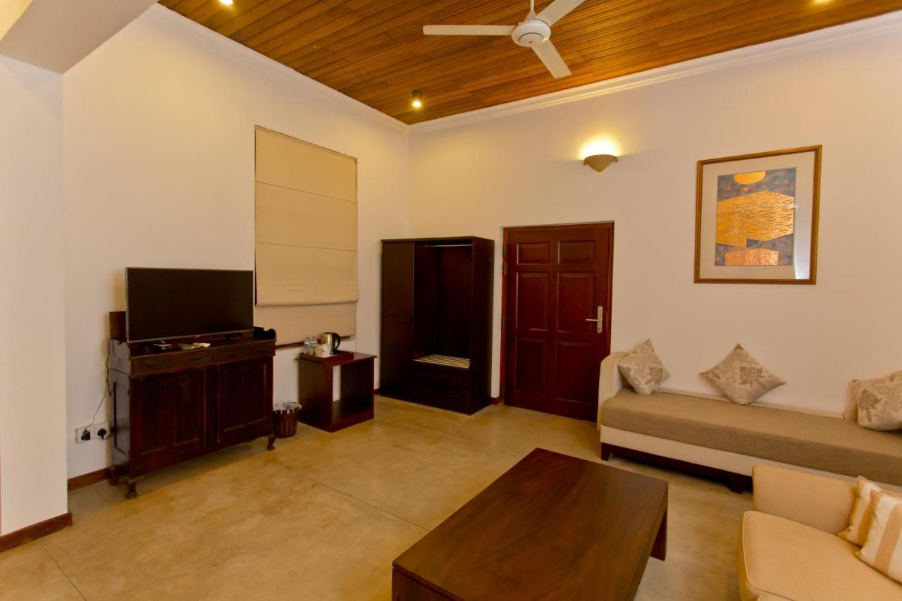 Swanee Grand Hotel Negombo Luaran gambar