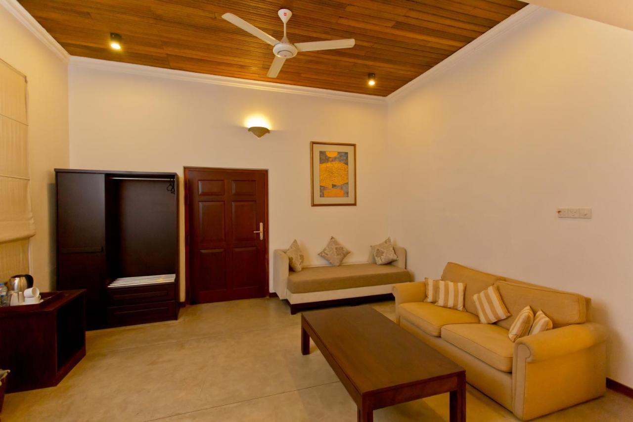 Swanee Grand Hotel Negombo Luaran gambar