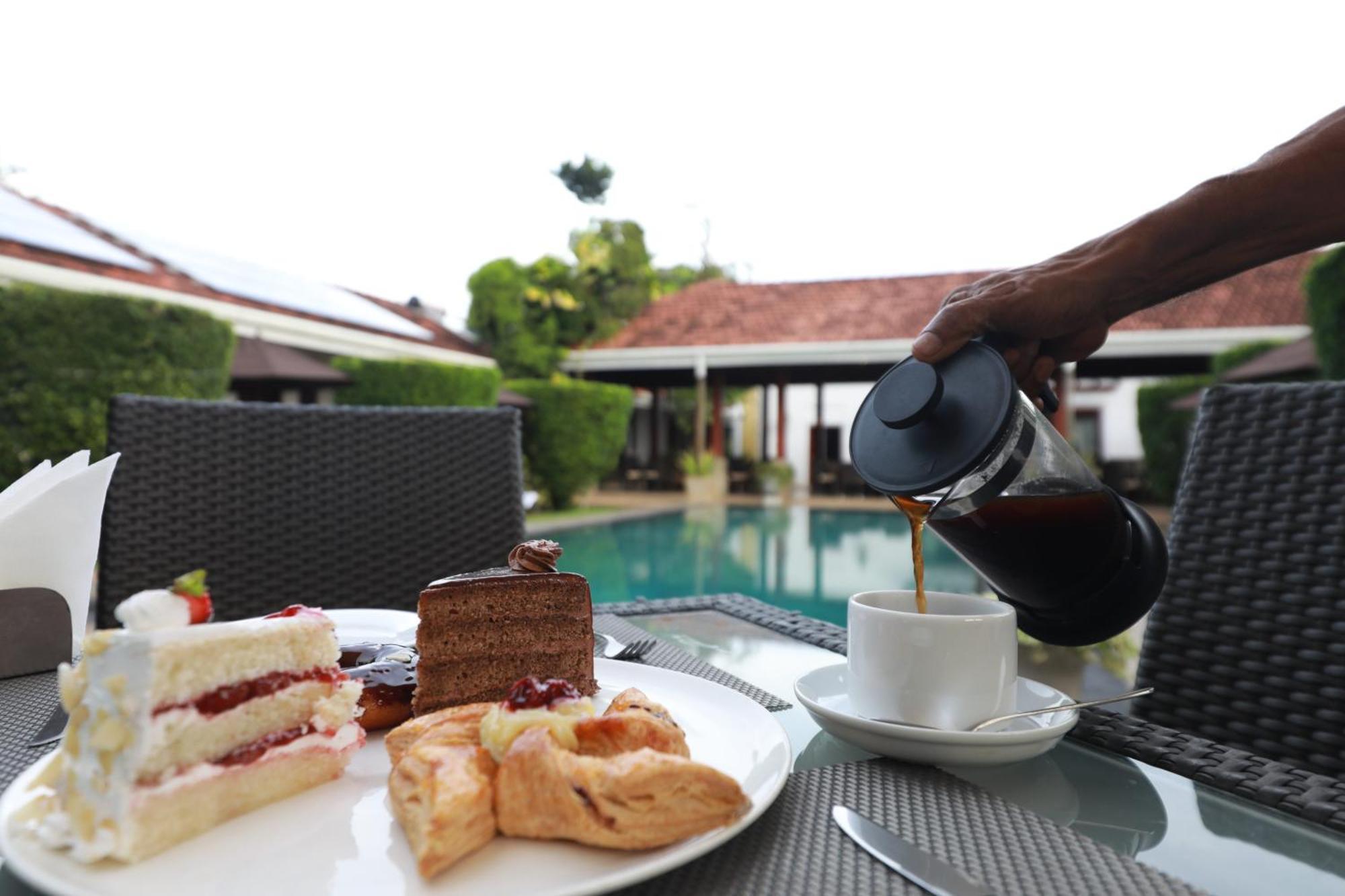 Swanee Grand Hotel Negombo Luaran gambar