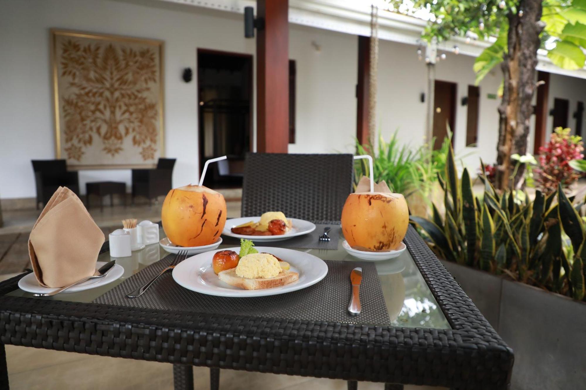 Swanee Grand Hotel Negombo Luaran gambar